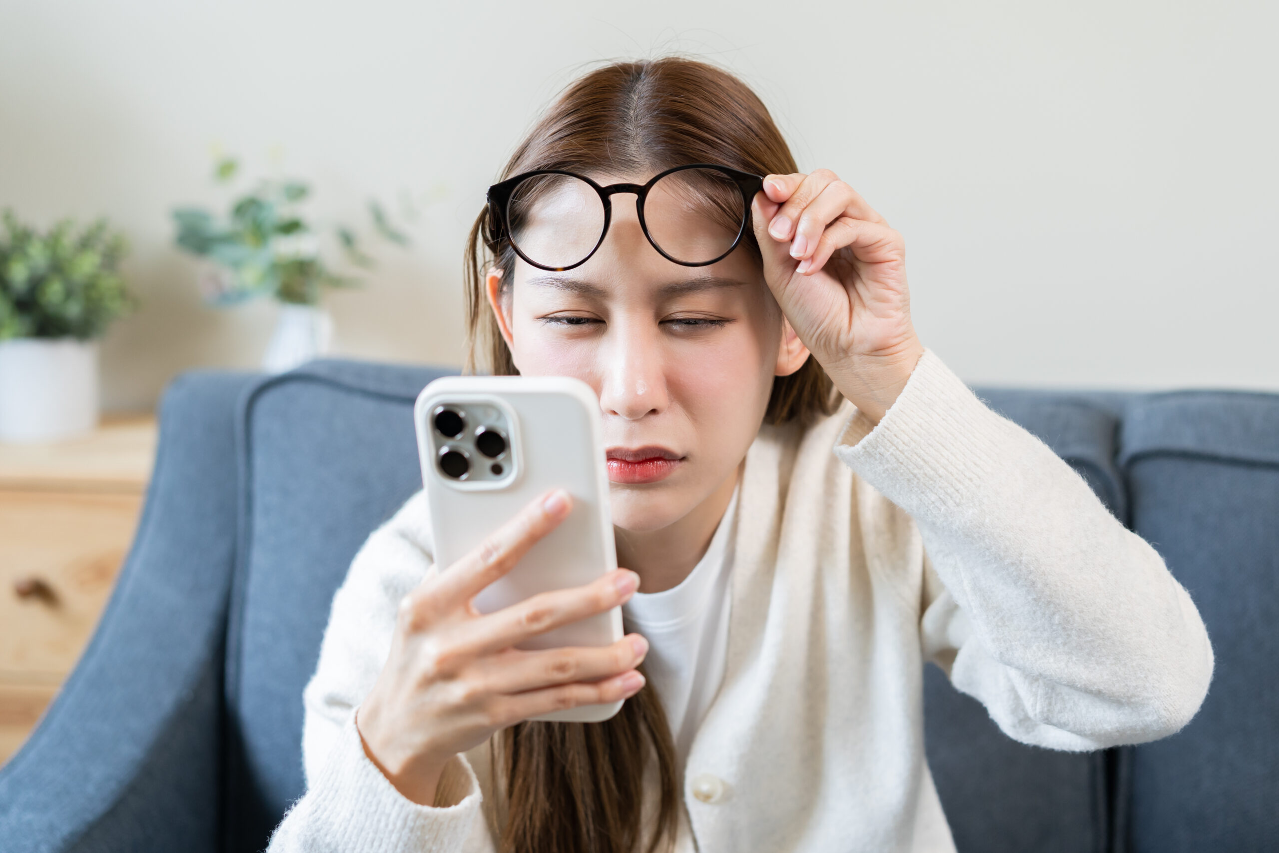 スマホ　目が疲れる